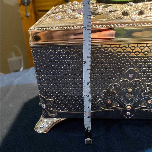 Things Remembered Silver Jewelry Box with Green Leaf Accent - Picture 11 of 12